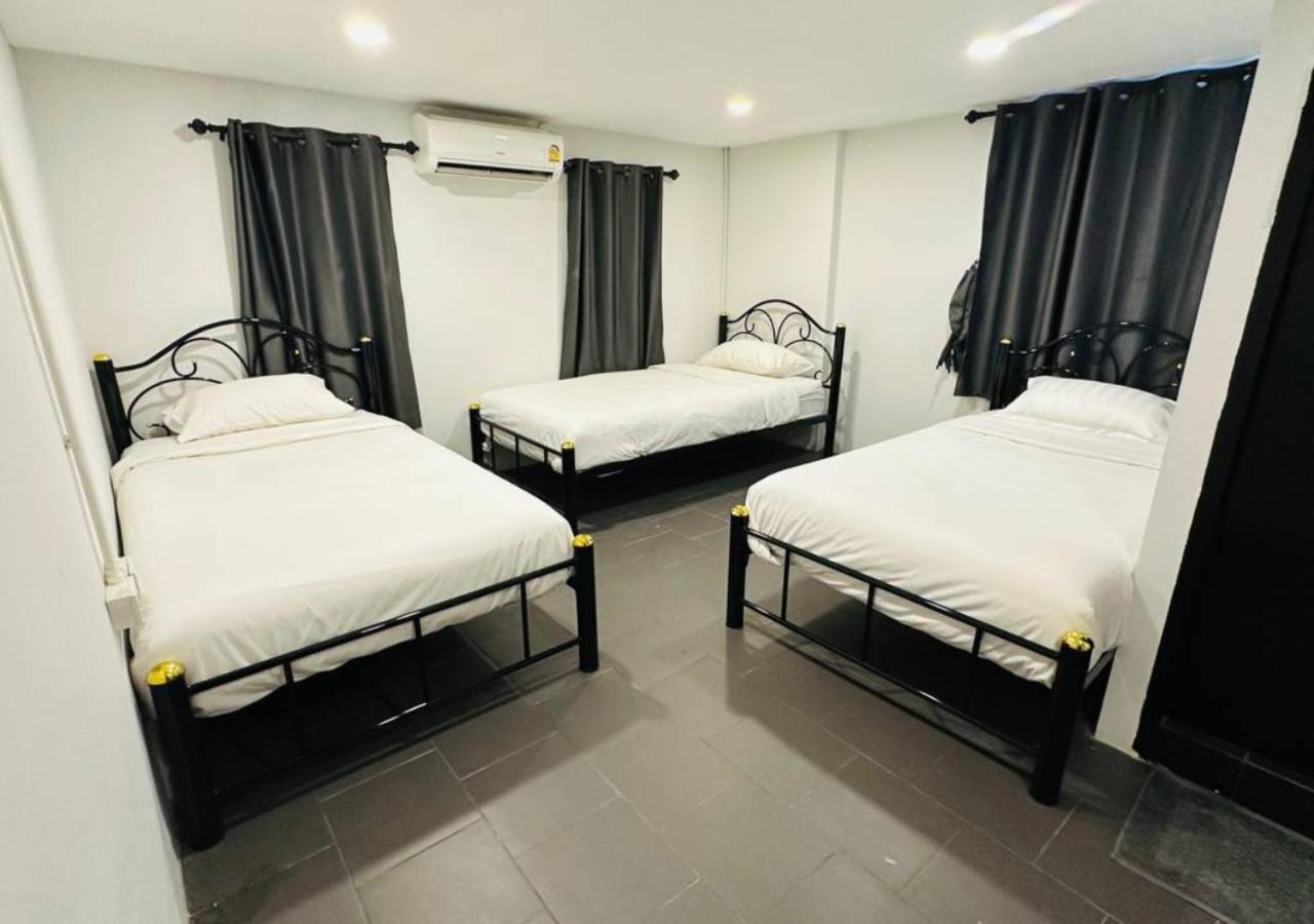 Adora Hostel Чиангмай Екстериор снимка